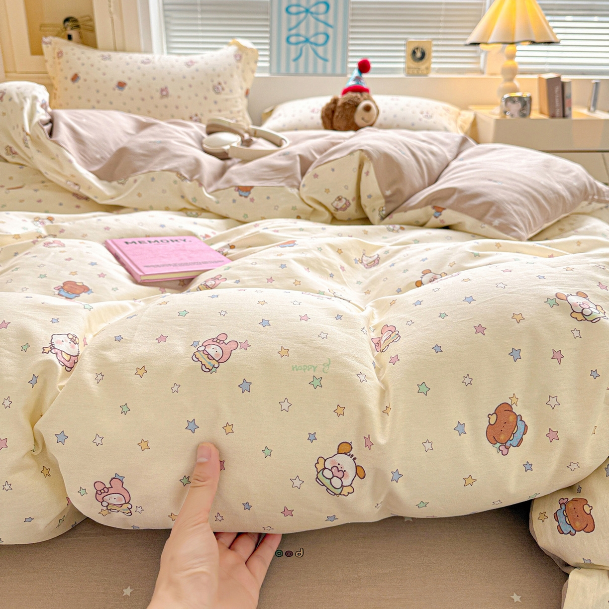 91家纺网 家纺一手货源 找家纺 董成龙家纺 2026春夏新款100%全棉纯棉印花四件套印花卡通系列三件套（喷气工艺） 甜梦喵语