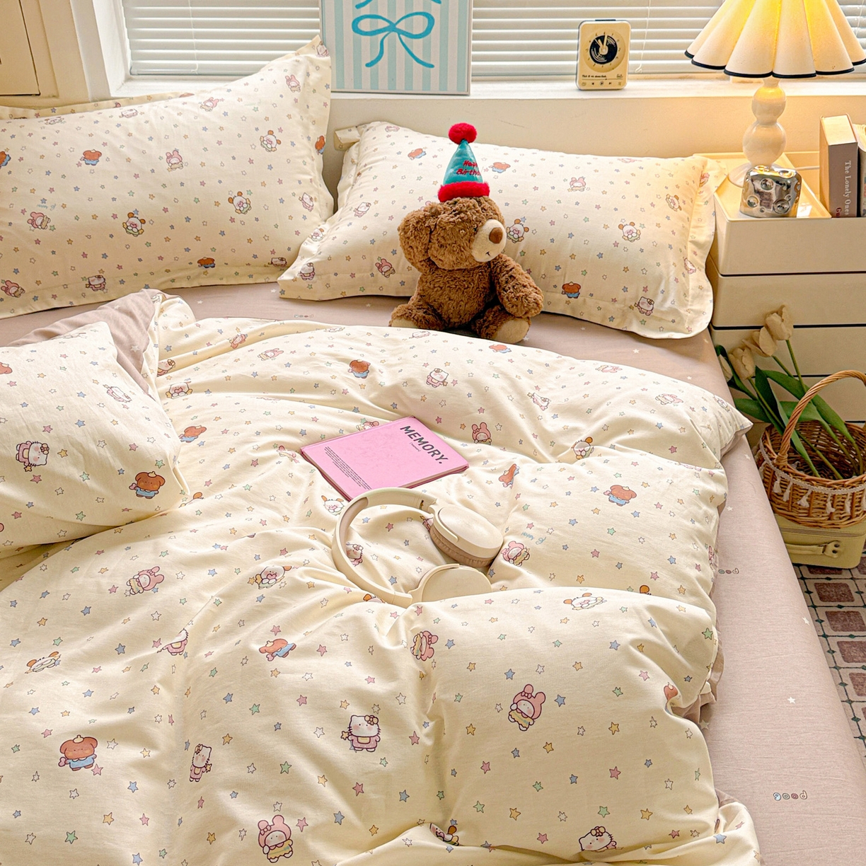 91家纺网 家纺一手货源 找家纺 董成龙家纺 2026春夏新款100%全棉纯棉印花四件套印花卡通系列三件套（喷气工艺） 甜梦喵语