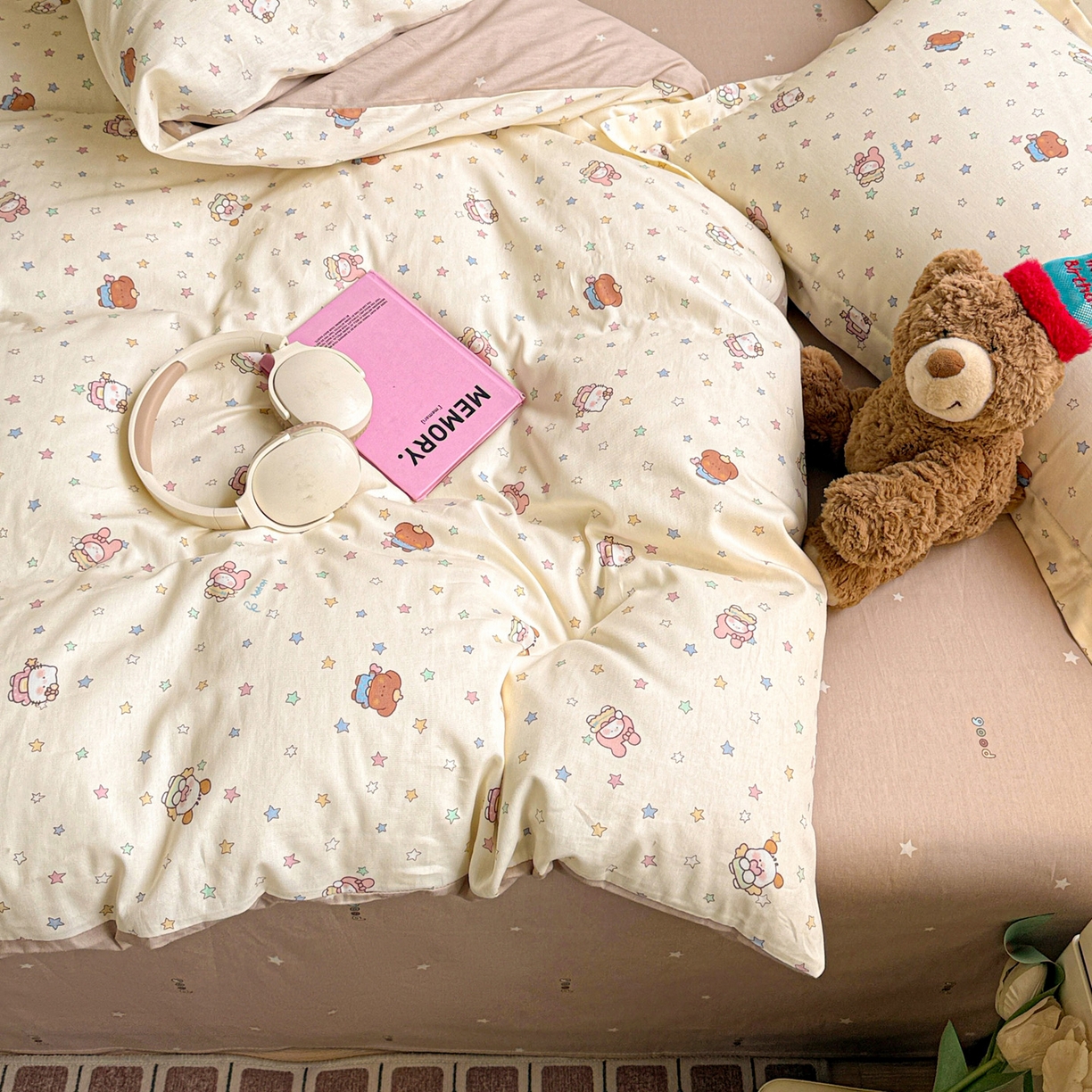 91家纺网 家纺一手货源 找家纺 董成龙家纺 2026春夏新款100%全棉纯棉印花四件套印花卡通系列三件套（喷气工艺） 甜梦喵语