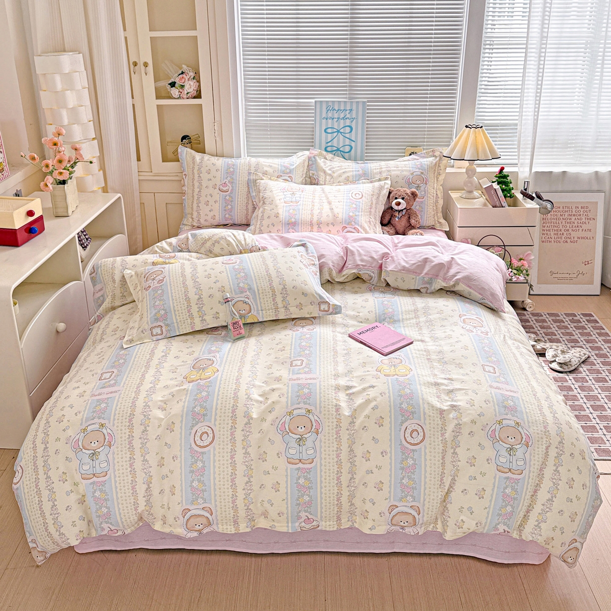 91家纺网 家纺一手货源 找家纺 董成龙家纺 2026春夏新款100%全棉纯棉印花四件套印花卡通系列三件套（喷气工艺） 甜甜圈小熊