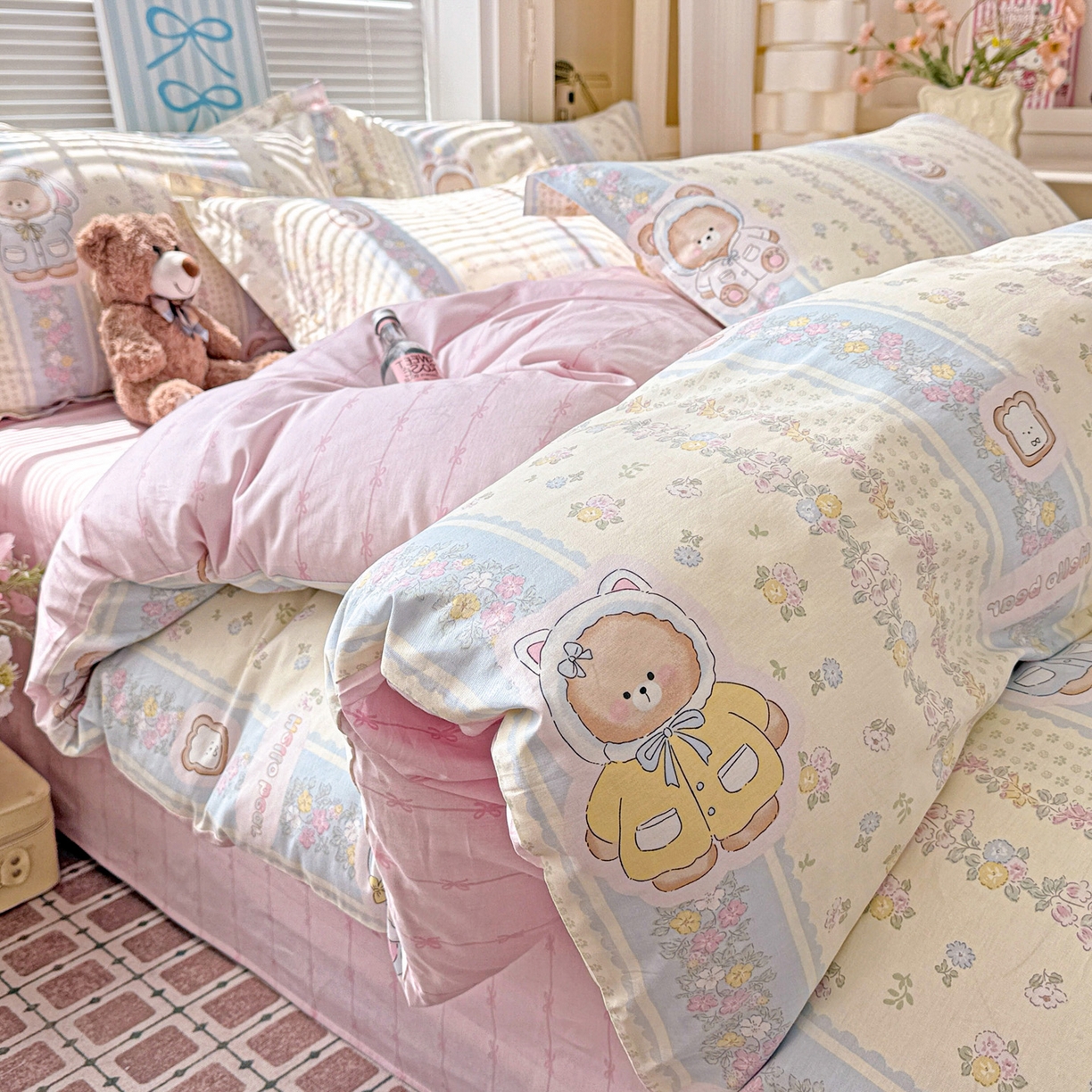 91家纺网 家纺一手货源 找家纺 董成龙家纺 2026春夏新款100%全棉纯棉印花四件套印花卡通系列三件套（喷气工艺） 甜甜圈小熊