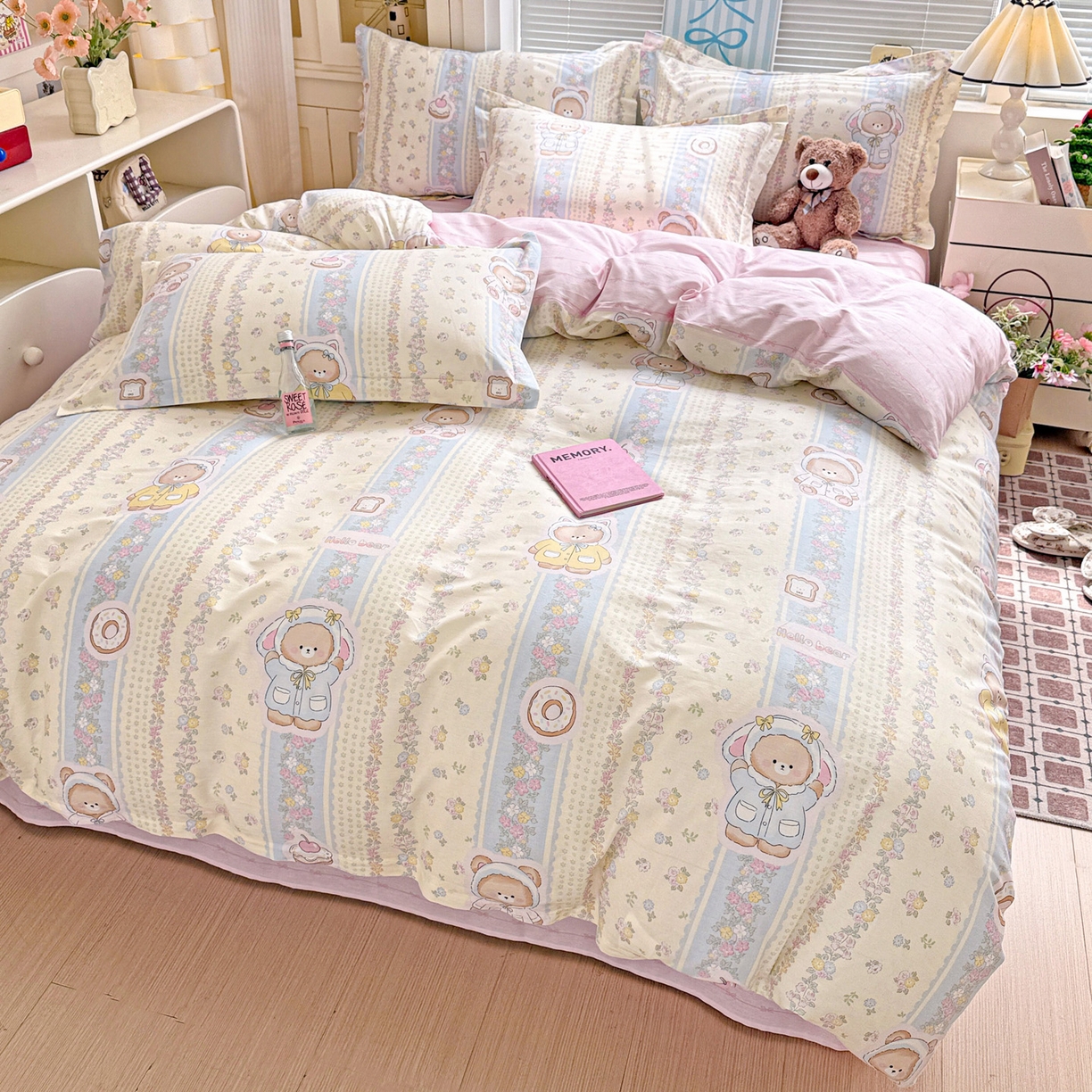 91家纺网 家纺一手货源 找家纺 董成龙家纺 2026春夏新款100%全棉纯棉印花四件套印花卡通系列三件套（喷气工艺） 甜甜圈小熊