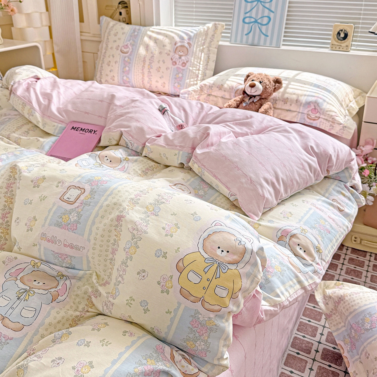 91家纺网 家纺一手货源 找家纺 董成龙家纺 2026春夏新款100%全棉纯棉印花四件套印花卡通系列三件套（喷气工艺） 甜甜圈小熊