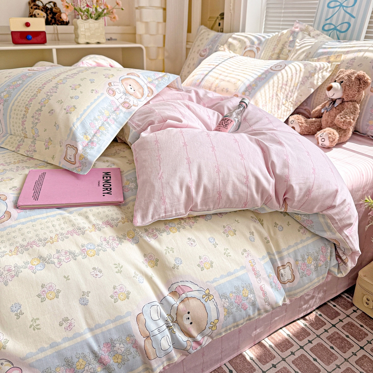 91家纺网 家纺一手货源 找家纺 董成龙家纺 2026春夏新款100%全棉纯棉印花四件套印花卡通系列三件套（喷气工艺） 甜甜圈小熊