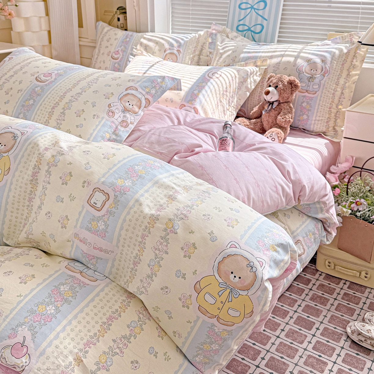 91家纺网 家纺一手货源 找家纺 董成龙家纺 2026春夏新款100%全棉纯棉印花四件套印花卡通系列三件套（喷气工艺） 甜甜圈小熊