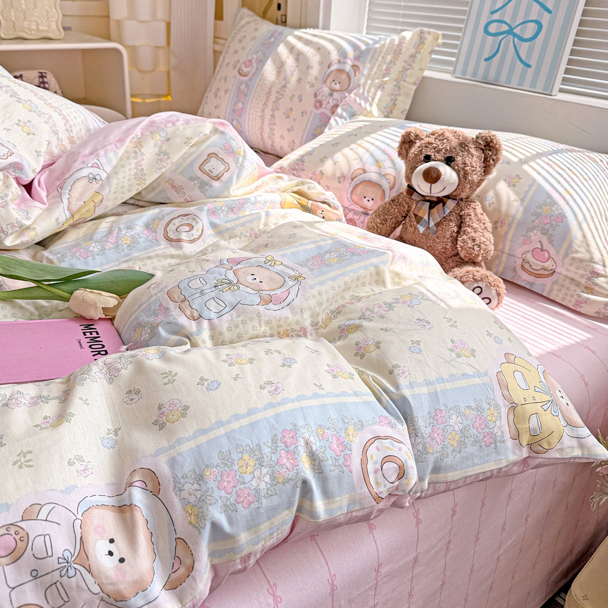 91家纺网 家纺一手货源 找家纺 董成龙家纺 2026春夏新款100%全棉纯棉印花四件套印花卡通系列三件套（喷气工艺） 甜甜圈小熊