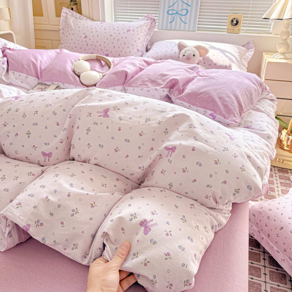 91家纺网 家纺一手货源 找家纺 董成龙家纺 2026春夏新款100%全棉纯棉印花四件套印花卡通系列三件套（喷气工艺） 童话花町