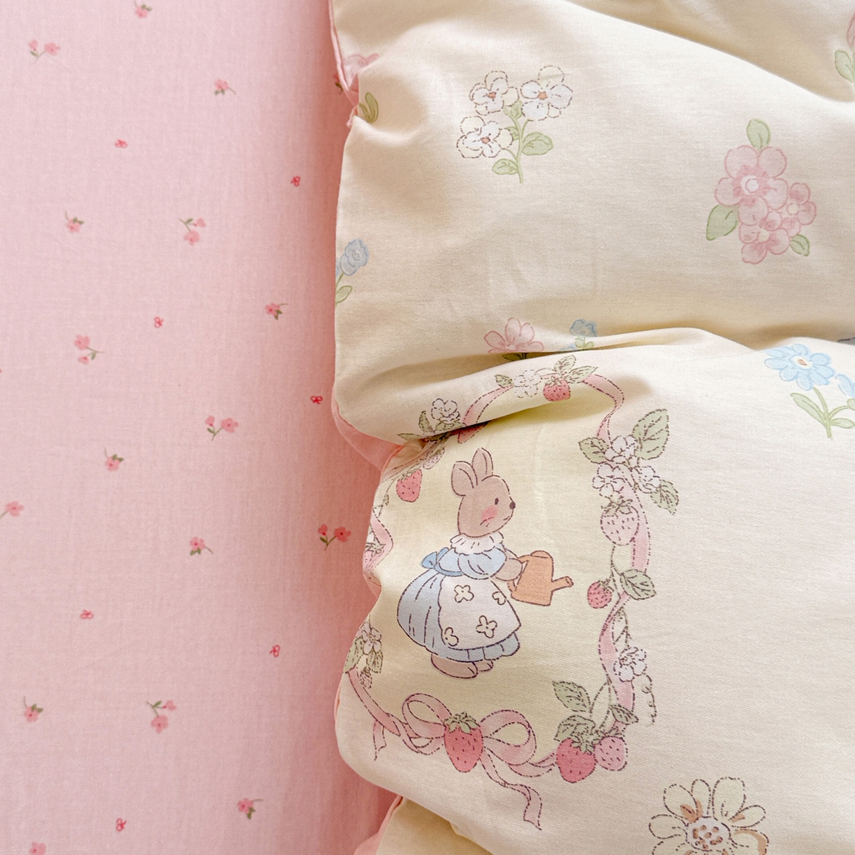 91家纺网 家纺一手货源 找家纺 董成龙家纺 2026春夏新款100%全棉纯棉印花四件套印花卡通系列三件套（喷气工艺） 兔茶春序