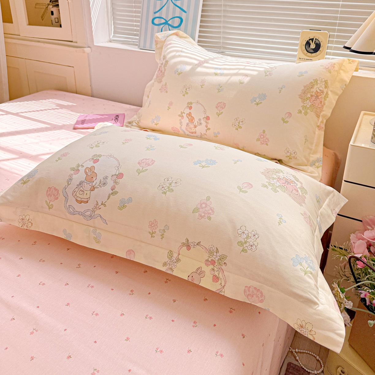 91家纺网 家纺一手货源 找家纺 董成龙家纺 2026春夏新款100%全棉纯棉印花四件套印花卡通系列三件套（喷气工艺） 兔茶春序