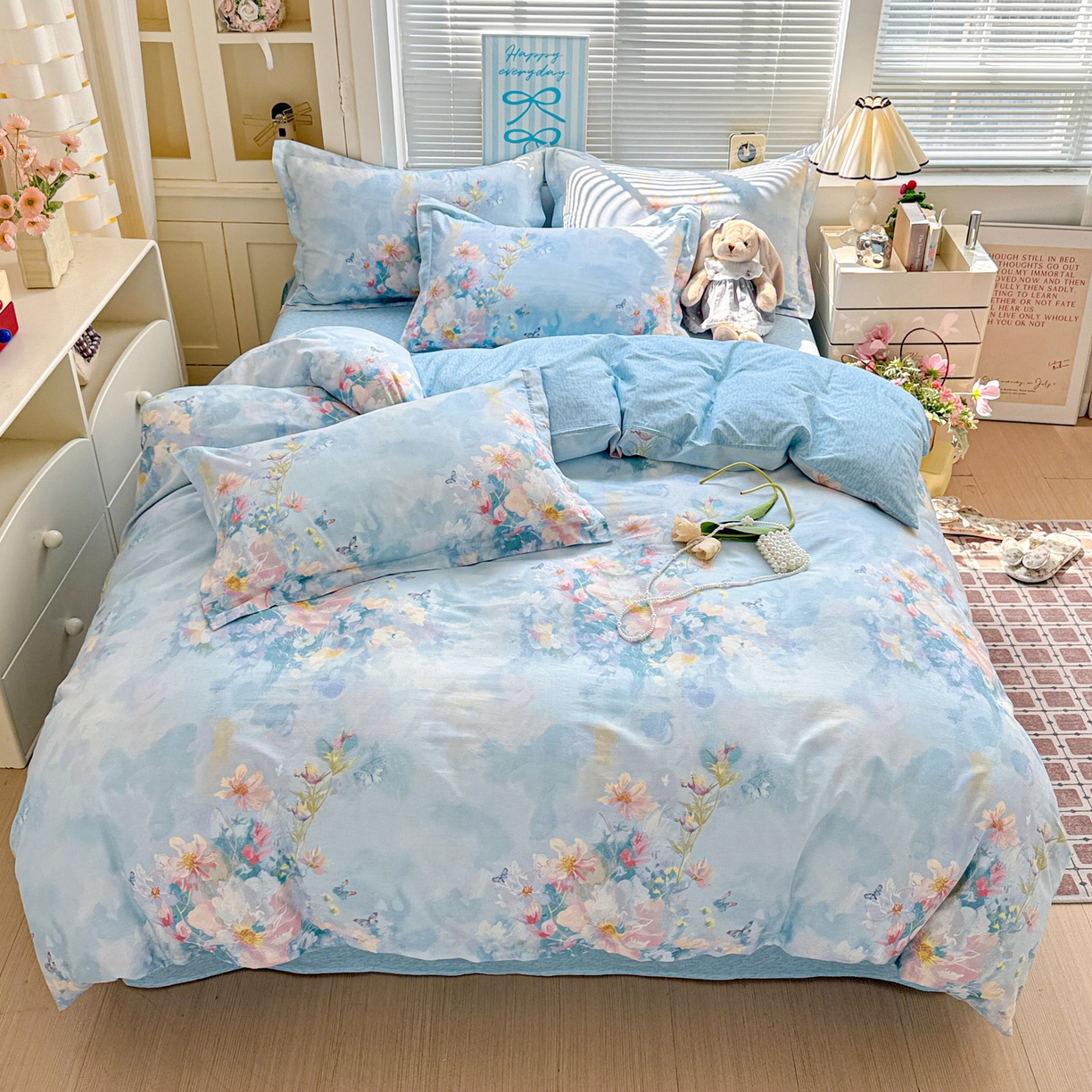 91家纺网 家纺一手货源 找家纺 董成龙家纺 2026春夏新款100%全棉纯棉印花四件套印花卡通系列三件套（喷气工艺） 雾里寻花