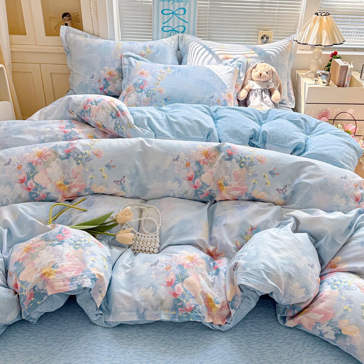 91家纺网 家纺一手货源 找家纺 董成龙家纺 2026春夏新款100%全棉纯棉印花四件套印花卡通系列三件套（喷气工艺） 雾里寻花