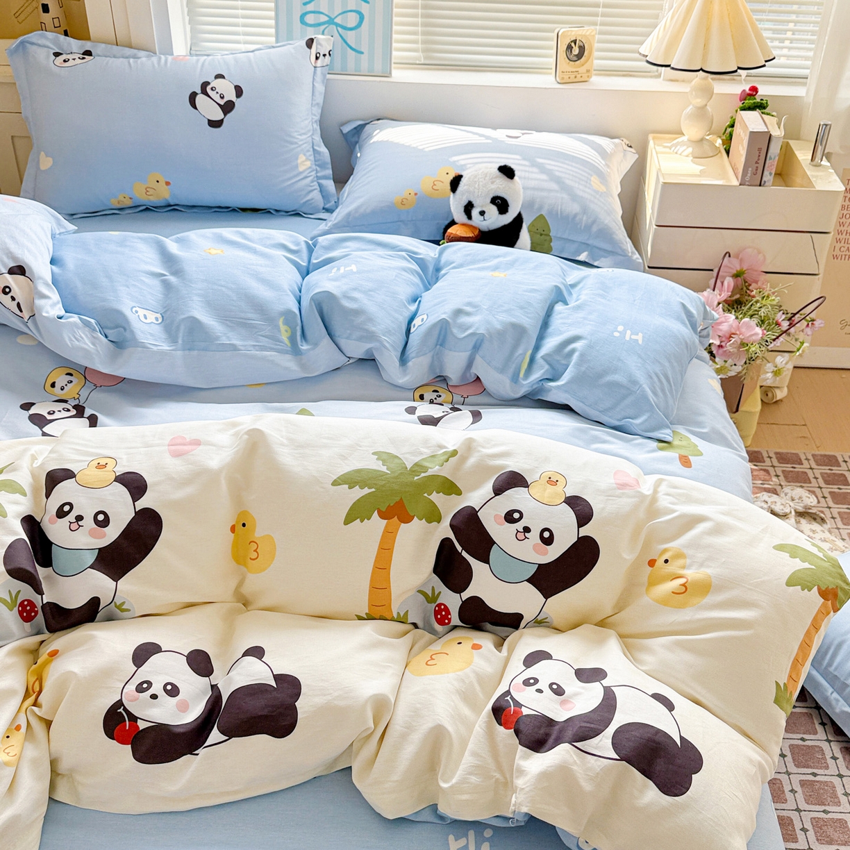91家纺网 家纺一手货源 找家纺 董成龙家纺 2026春夏新款100%全棉纯棉印花四件套印花卡通系列三件套（喷气工艺） 熊猫鸭鸭乐-兰