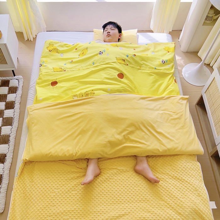 91家纺网 家纺一手货源 找家纺 萌朵家纺 2025新款豆豆绒全棉防踢被-结合牛奶绒绒防踢被 大黄鸭