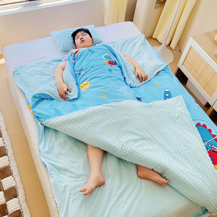 91家纺网 家纺一手货源 找家纺 萌朵家纺 2025新款豆豆绒全棉防踢被-结合牛奶绒绒防踢被 恐龙飞船