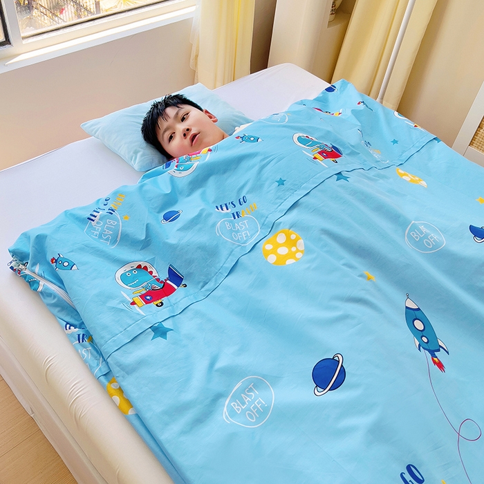 91家纺网 家纺一手货源 找家纺 萌朵家纺 2025新款豆豆绒全棉防踢被-结合牛奶绒绒防踢被 恐龙飞船