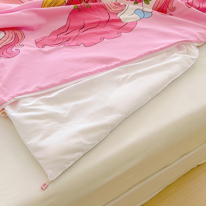 91家纺网 家纺一手货源 找家纺 萌朵家纺 2025新款豆豆绒全棉防踢被-结合牛奶绒绒防踢被 魔幻世界