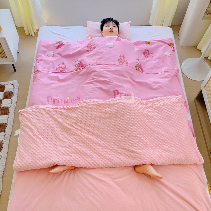 91家纺网 家纺一手货源 找家纺 萌朵家纺 2025新款豆豆绒全棉防踢被-结合牛奶绒绒防踢被 魔幻世界