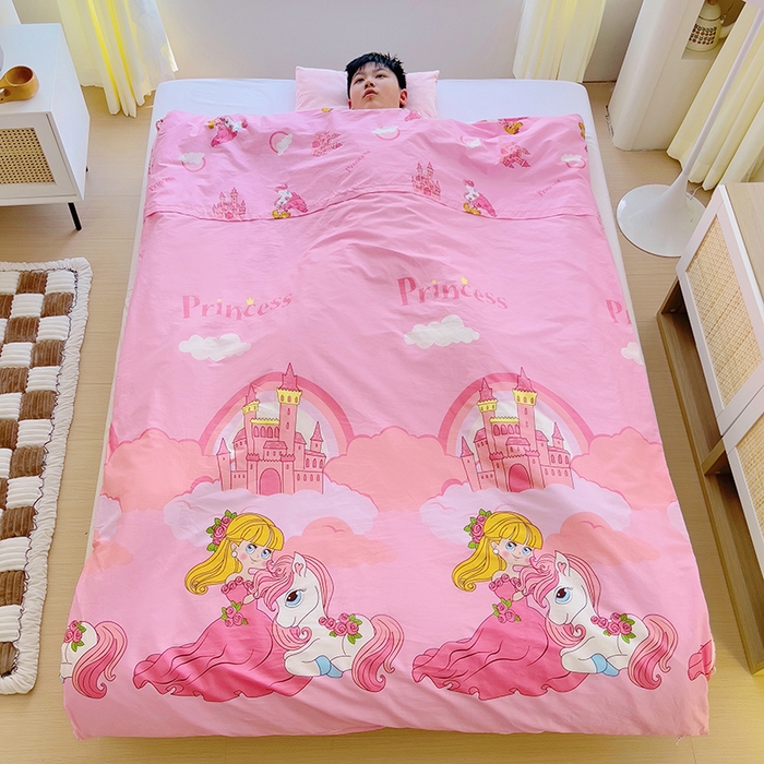 91家纺网 家纺一手货源 找家纺 萌朵家纺 2025新款豆豆绒全棉防踢被-结合牛奶绒绒防踢被 魔幻世界