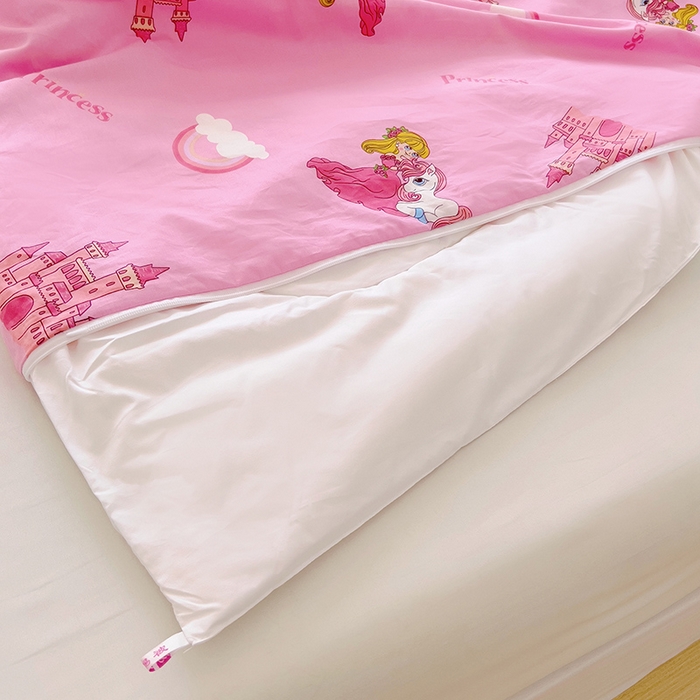 91家纺网 家纺一手货源 找家纺 萌朵家纺 2025新款豆豆绒全棉防踢被-结合牛奶绒绒防踢被 小公主