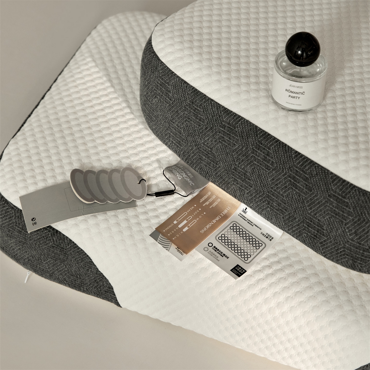 91家纺网 家纺一手货源 找家纺 （总）头等舱 2026新款弹簧分区深睡功能工学记忆棉枕芯