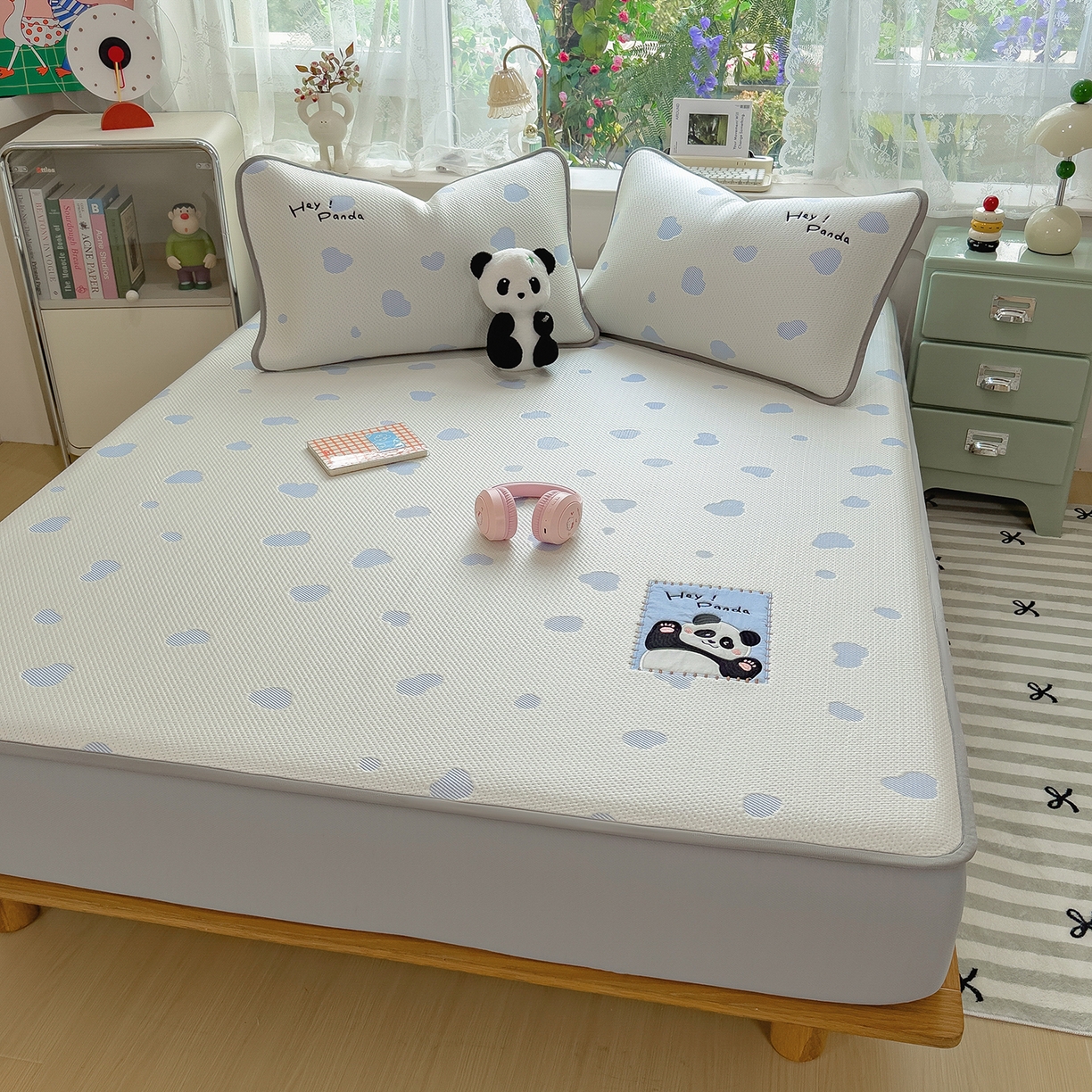 91家纺网 家纺一手货源 找家纺 眠多宝（绒多宝） 2026新款萌趣治愈家系列凉豆豆床笠三件套 凉豆豆贴布绣系列 奶芙熊猫