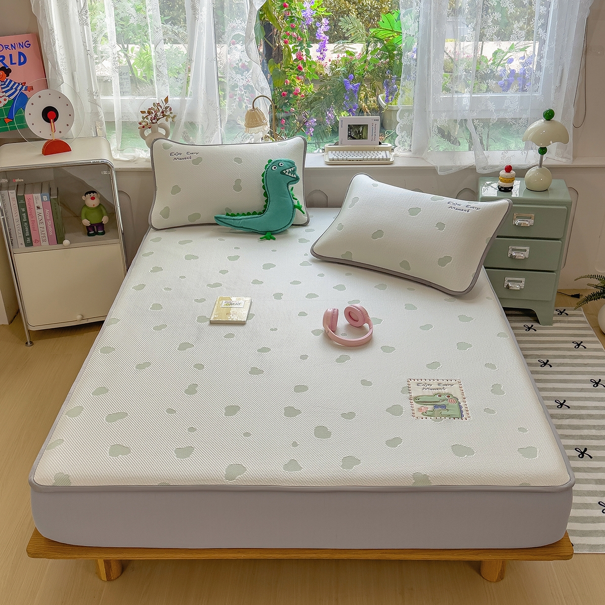 91家纺网 家纺一手货源 找家纺 眠多宝（绒多宝） 2026新款萌趣治愈家系列凉豆豆床笠三件套 凉豆豆贴布绣系列 微笑小鳄