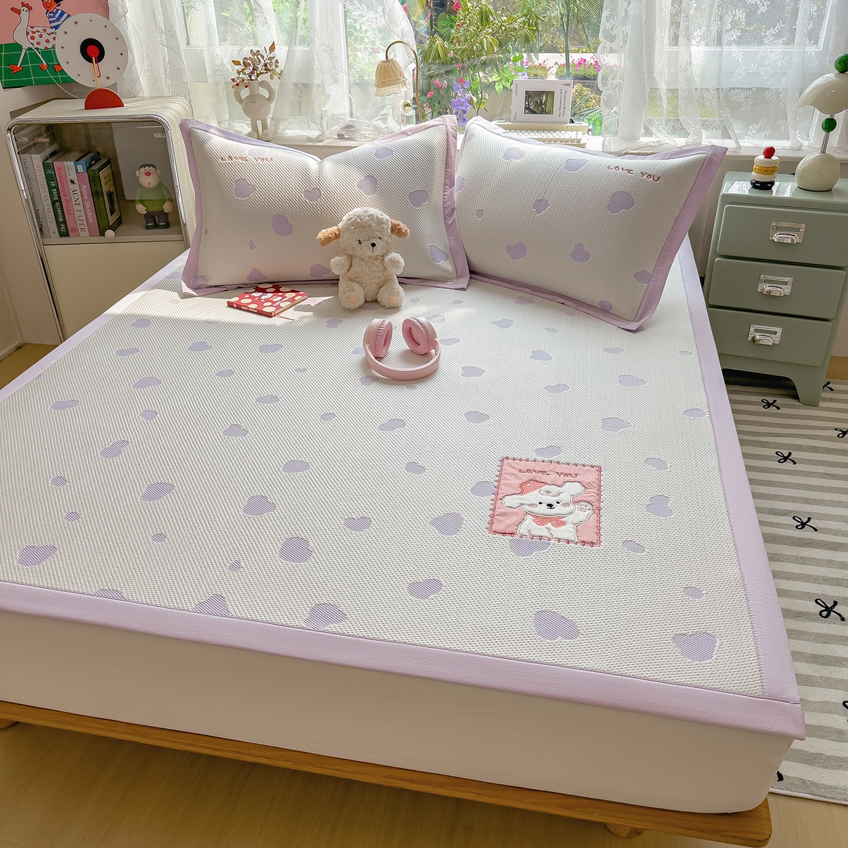 91家纺网 家纺一手货源 找家纺 （总）眠多宝（绒多宝） 2026新款萌趣治愈家系列凉豆豆床席三件套 凉豆豆贴布绣系列