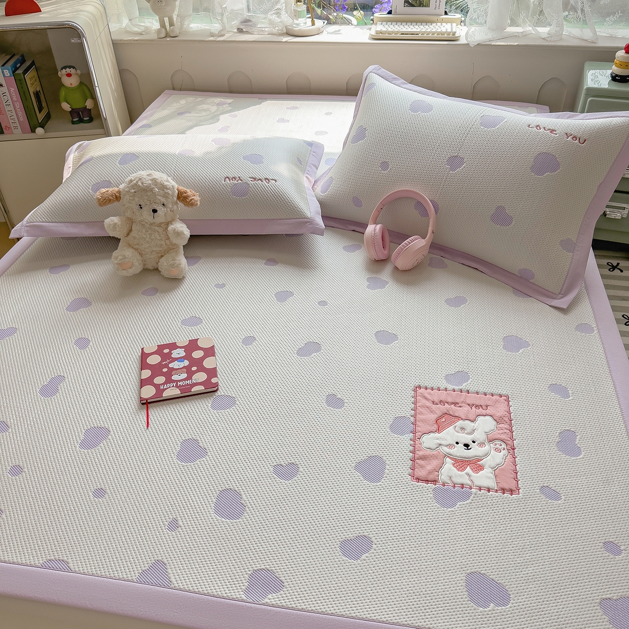 91家纺网 家纺一手货源 找家纺 （总）眠多宝（绒多宝） 2026新款萌趣治愈家系列凉豆豆床席三件套 凉豆豆贴布绣系列