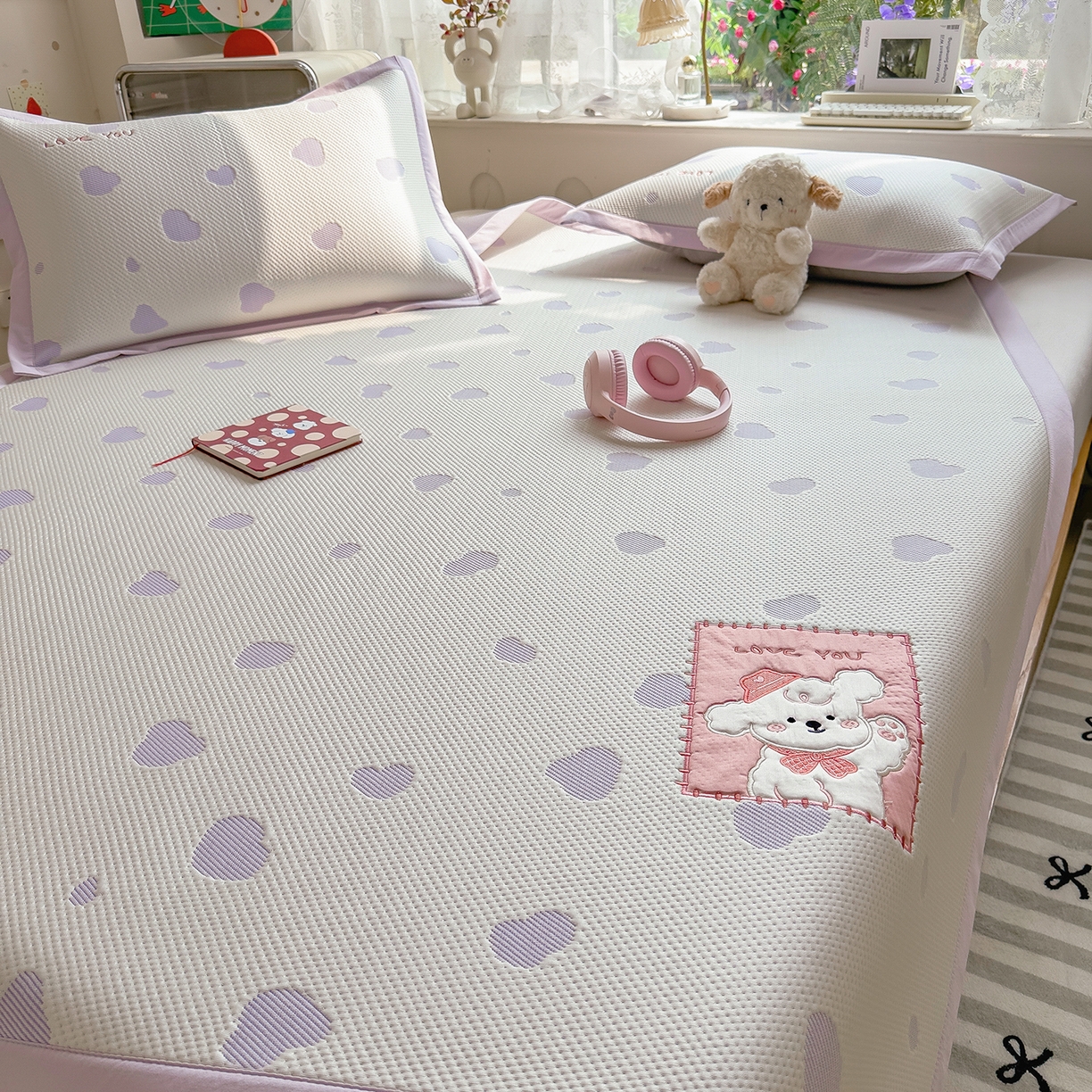 91家纺网 家纺一手货源 找家纺 （总）眠多宝（绒多宝） 2026新款萌趣治愈家系列凉豆豆床席三件套 凉豆豆贴布绣系列