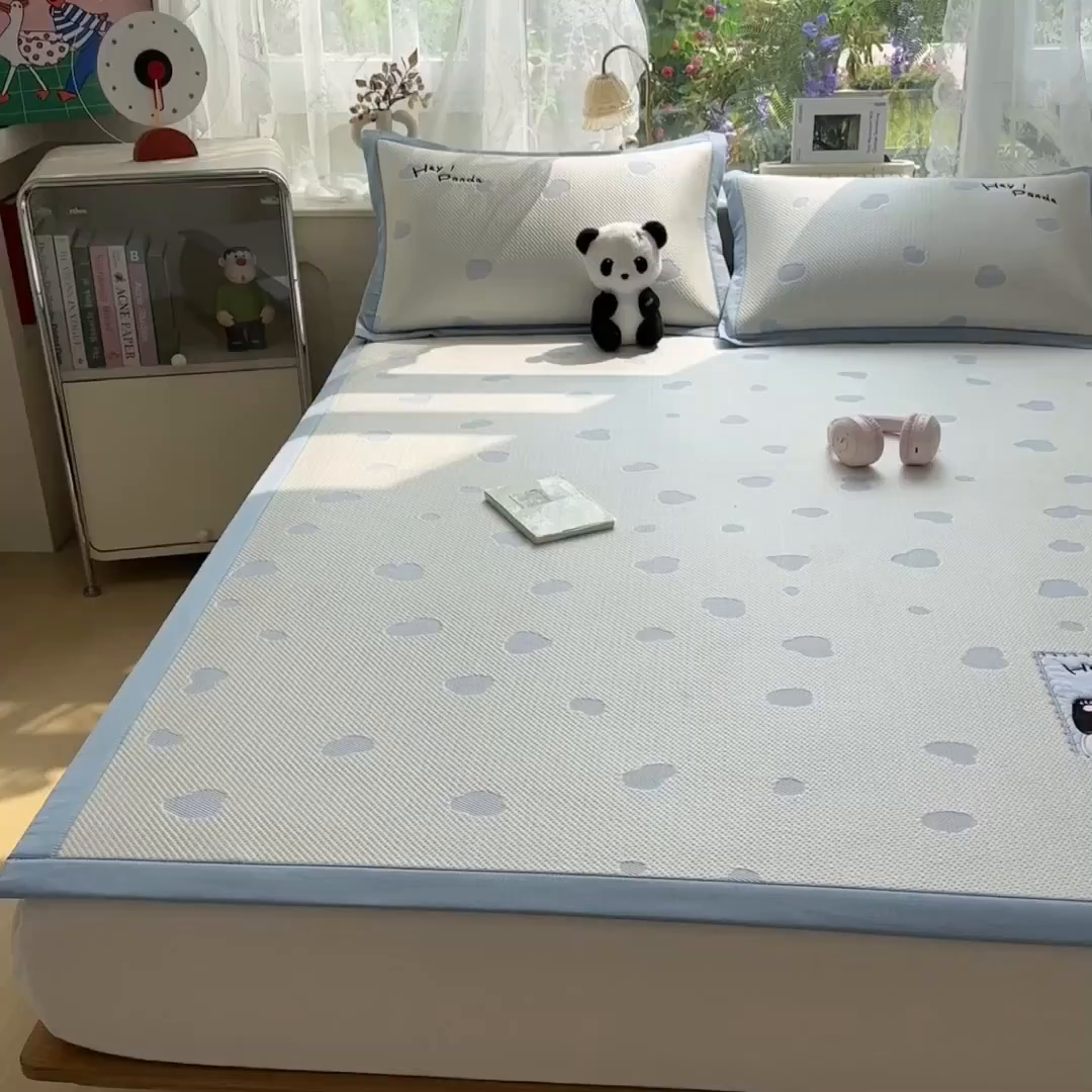 91家纺网 家纺一手货源 找家纺 眠多宝（绒多宝） 2026新款萌趣治愈家系列凉豆豆床席三件套 凉豆豆贴布绣系列 奶芙熊猫