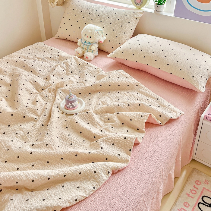 91家纺网 家纺一手货源 找家纺 利禾家纺 2026春夏新款泡芙纱简约夏被四件套夏凉被空调被 波点-简约