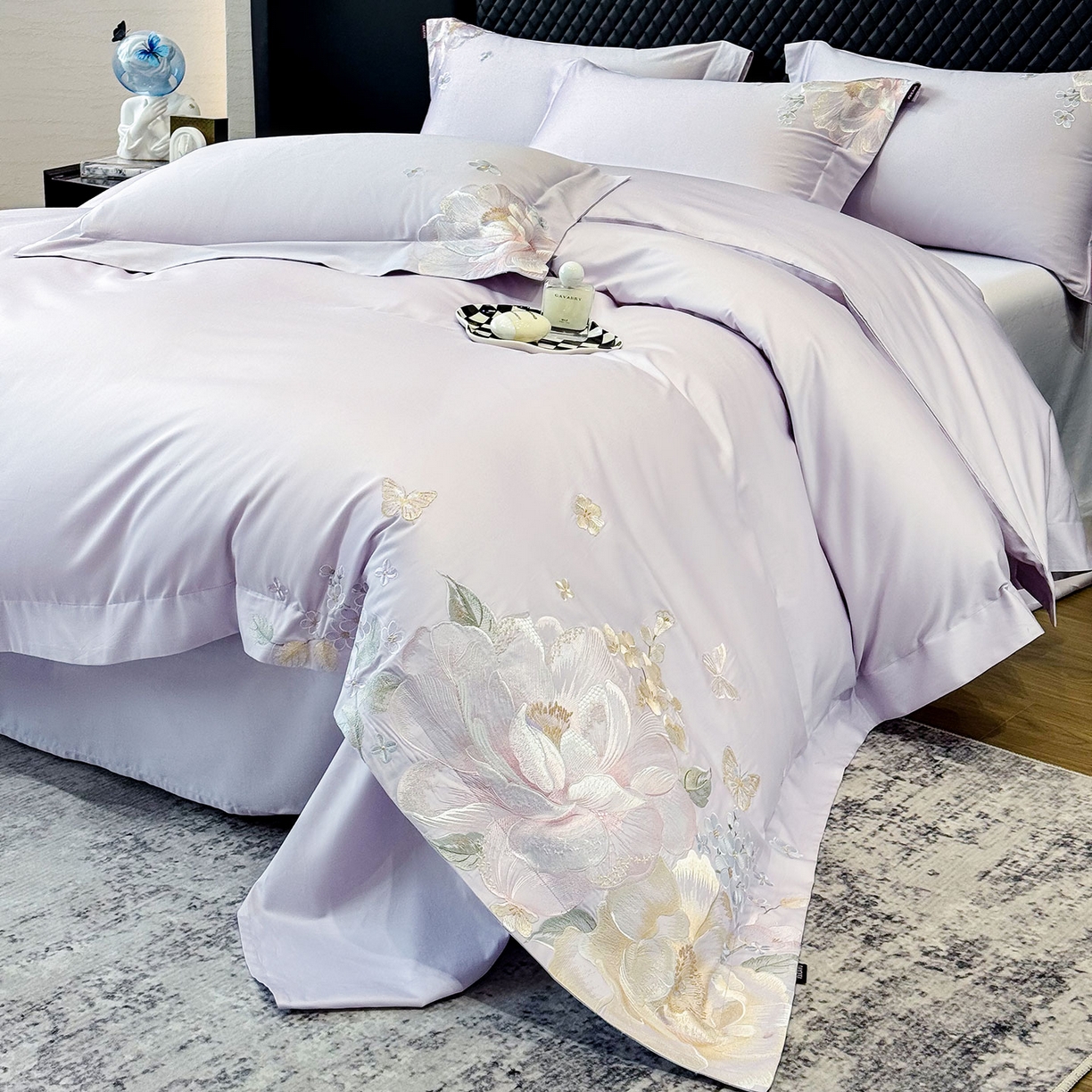 91家纺网 家纺一手货源 找家纺 2026新品高档轻奢风100支贡缎长绒棉纯棉四件套全棉重工刺绣被套床单床笠新品四季款床上用品 花影-黛紫