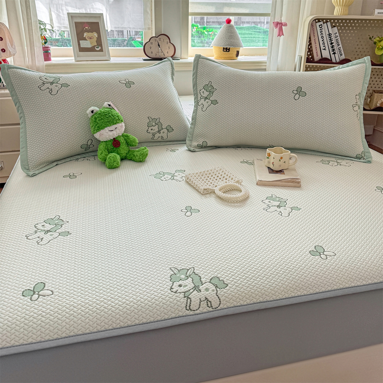 91家纺网 家纺一手货源 找家纺 源舍家纺 2026新款A类PE卡通凉席三件套小红书爆款可水洗空调软席凉感值超0.25萌驹小马床笠款系列 萌驹-薄荷