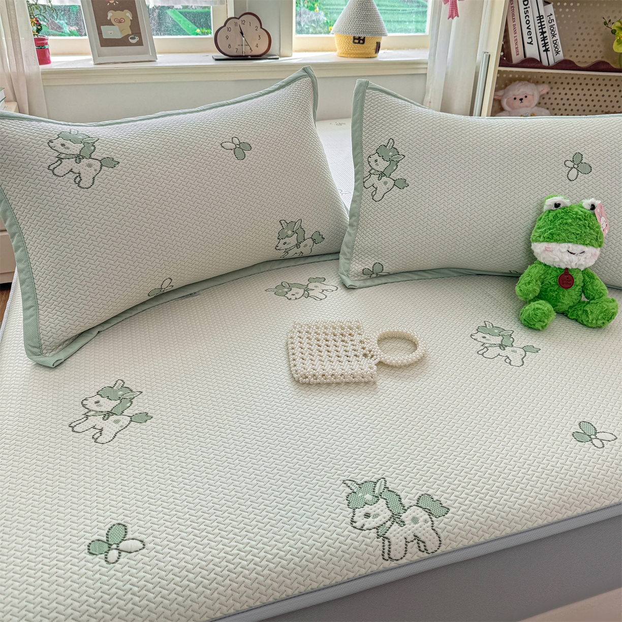 91家纺网 家纺一手货源 找家纺 （总）源舍家纺 2026新款A类PE卡通凉席三件套小红书爆款可水洗空调软席凉感值超0.25萌驹小马床笠款系列