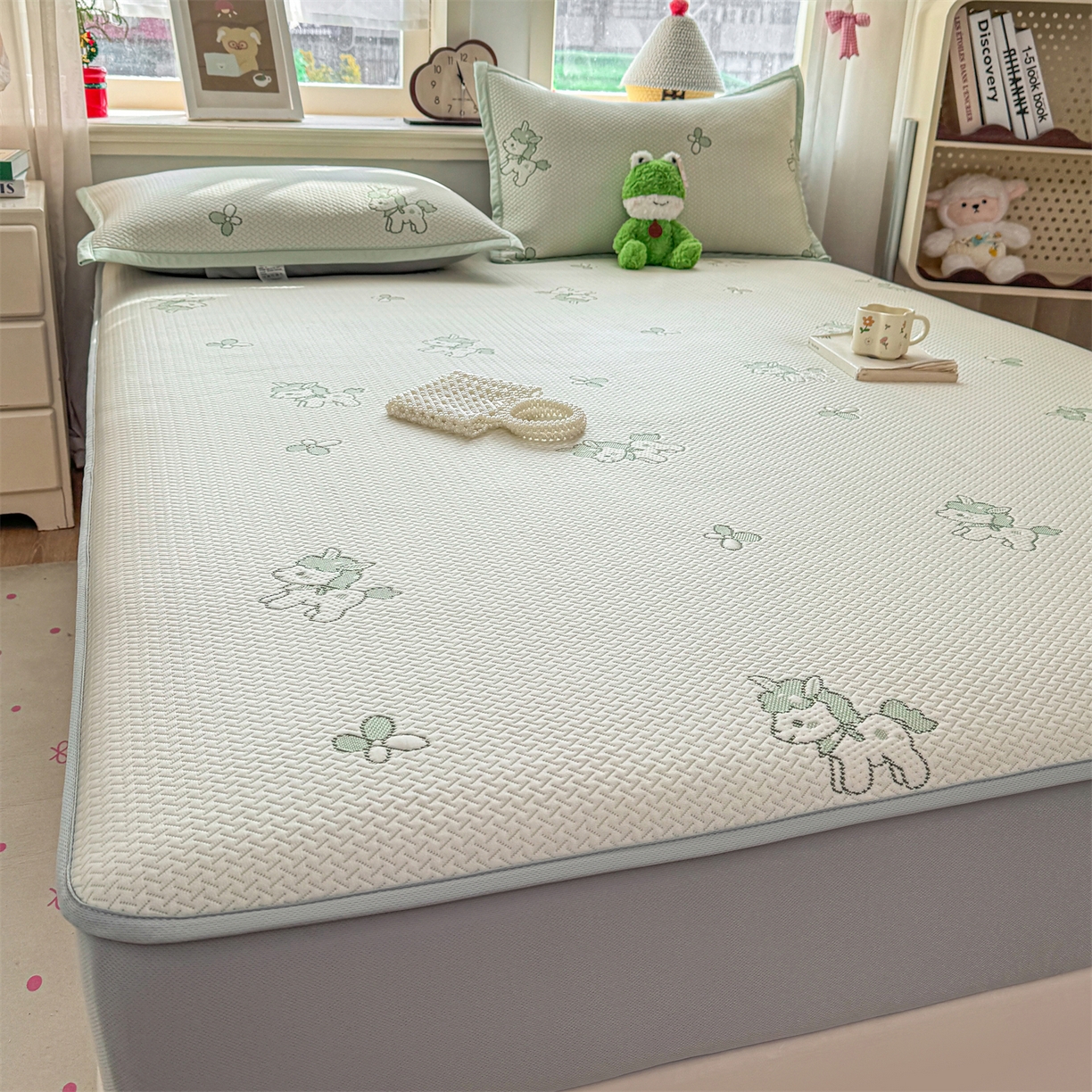 91家纺网 家纺一手货源 找家纺 源舍家纺 2026新款A类PE卡通凉席三件套小红书爆款可水洗空调软席凉感值超0.25萌驹小马床笠款系列 萌驹-薄荷