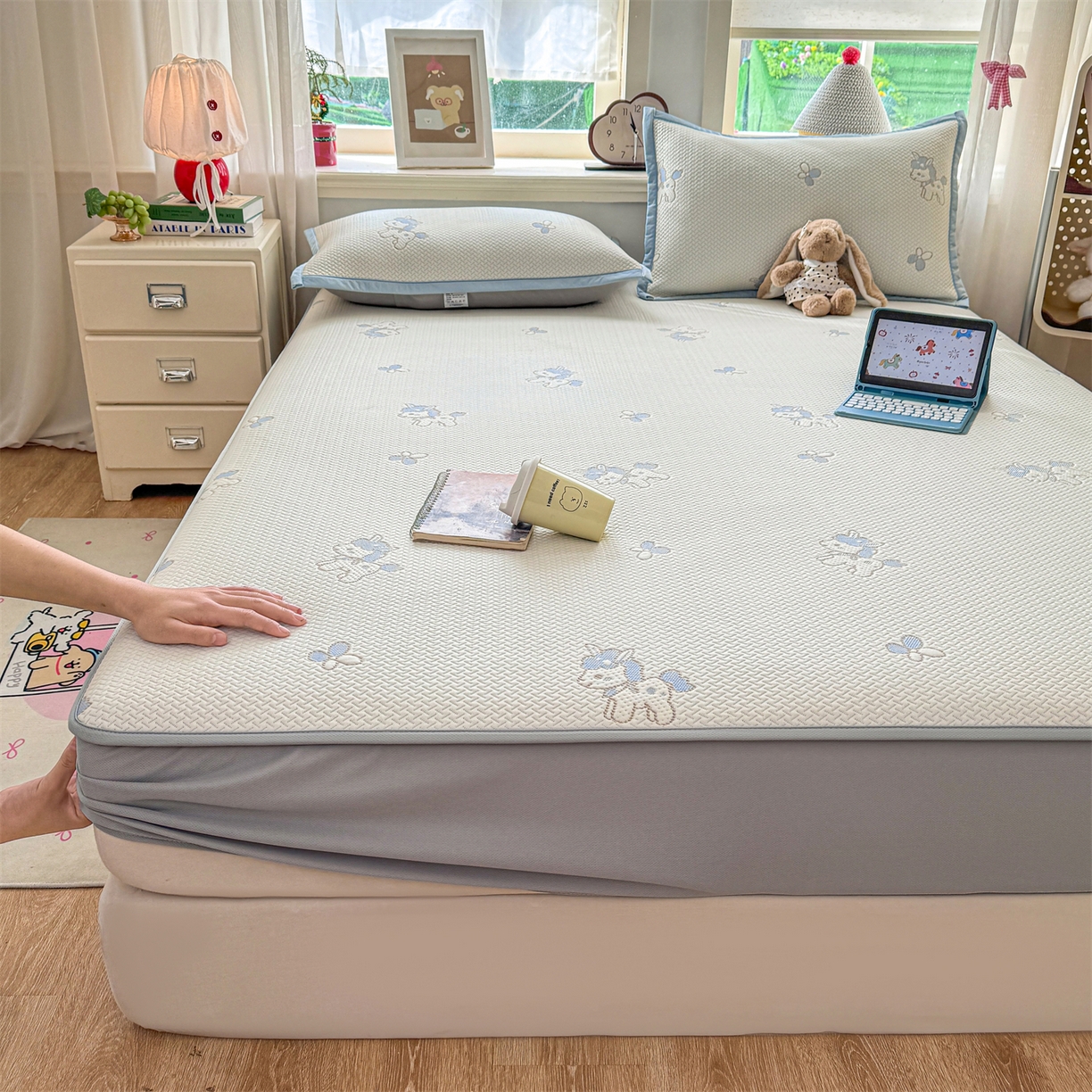 91家纺网 家纺一手货源 找家纺 （总）源舍家纺 2026新款A类PE卡通凉席三件套小红书爆款可水洗空调软席凉感值超0.25萌驹小马床笠款系列