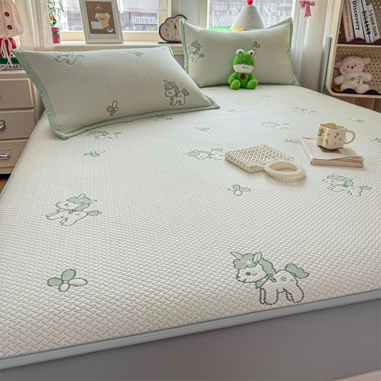 91家纺网 家纺一手货源 找家纺 源舍家纺 2026新款A类PE卡通凉席三件套小红书爆款可水洗空调软席凉感值超0.25萌驹小马床笠款系列 萌驹-薄荷