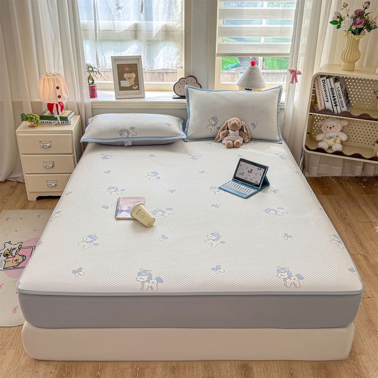 91家纺网 家纺一手货源 找家纺 源舍家纺 2026新款A类PE卡通凉席三件套小红书爆款可水洗空调软席凉感值超0.25萌驹小马床笠款系列 萌驹-星云