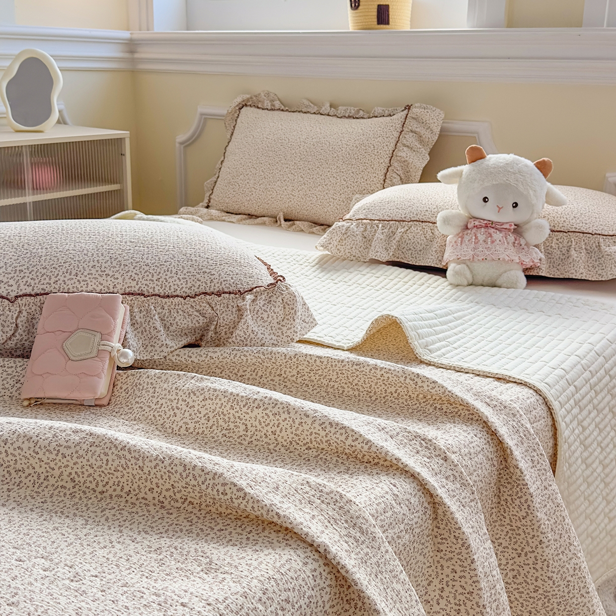 91家纺网 家纺一手货源 找家纺 星光耀 2026春夏新品加厚皱皱纱床盖四件套系列 小美好-咖