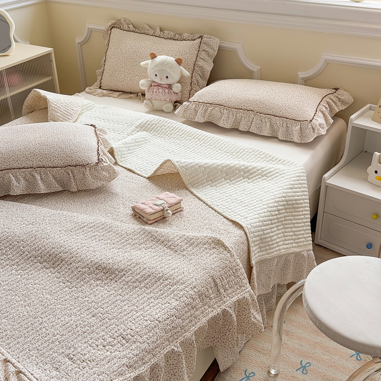 91家纺网 家纺一手货源 找家纺 星光耀 2026春夏新品加厚皱皱纱床盖四件套系列 小美好-咖