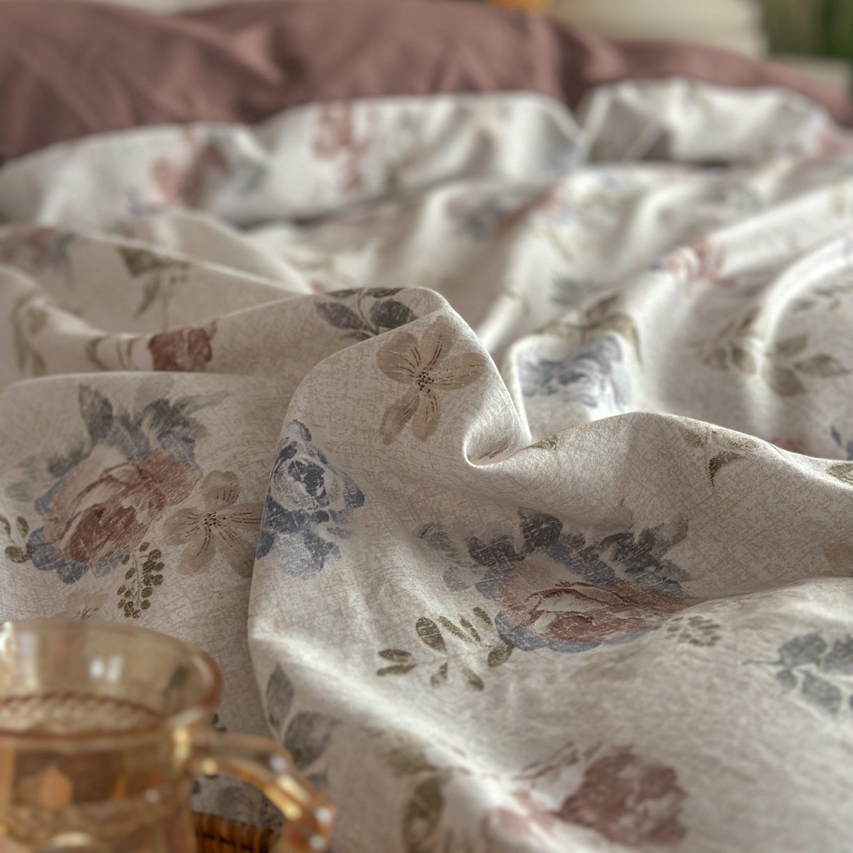 91家纺网 家纺一手货源 找家纺 星光耀 2026新款A类高克重斜纹云柔棉床盖四件套 茶礼·梅子红