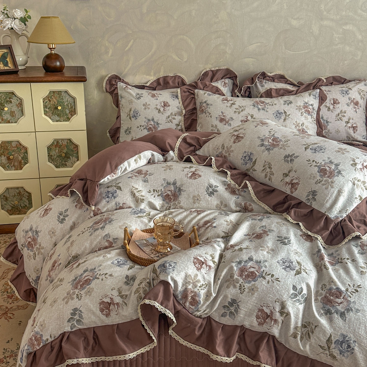 91家纺网 家纺一手货源 找家纺 星光耀 2026新款A类高克重斜纹云柔棉床盖四件套 茶礼·梅子红