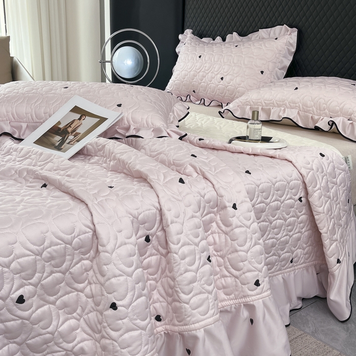 91家纺网 家纺一手货源 找家纺 星光耀 2026新款水洗真丝夏被床盖四件套 爱心甜桃粉