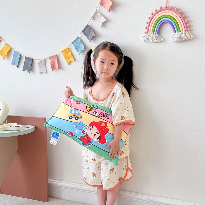 91家纺网 家纺一手货源 找家纺 2026新款卡通儿童枕头婴幼儿园可爱小枕头30*50cm 勇敢消防员