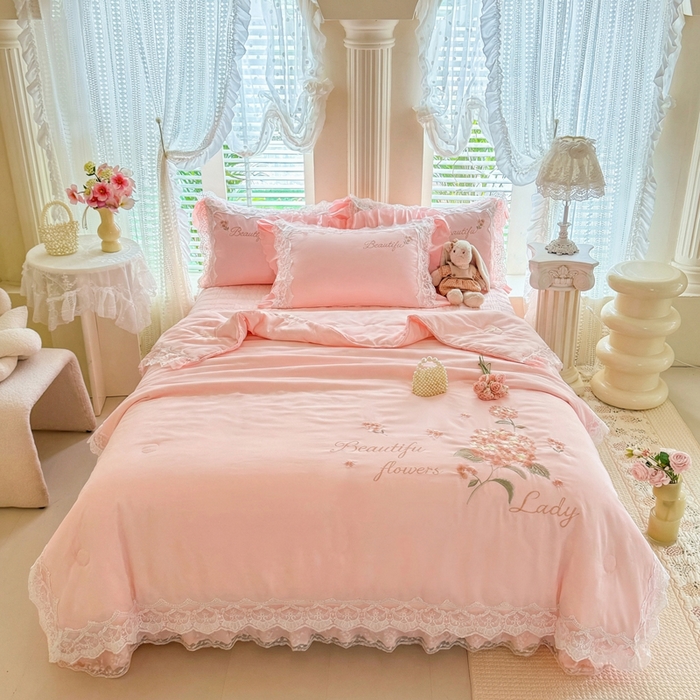 91家纺网 家纺一手货源 找家纺 （总）苏米娜家纺SUMINA 2026韩版亲肤水洗棉公主风夏被床盖款-花涧绣梦