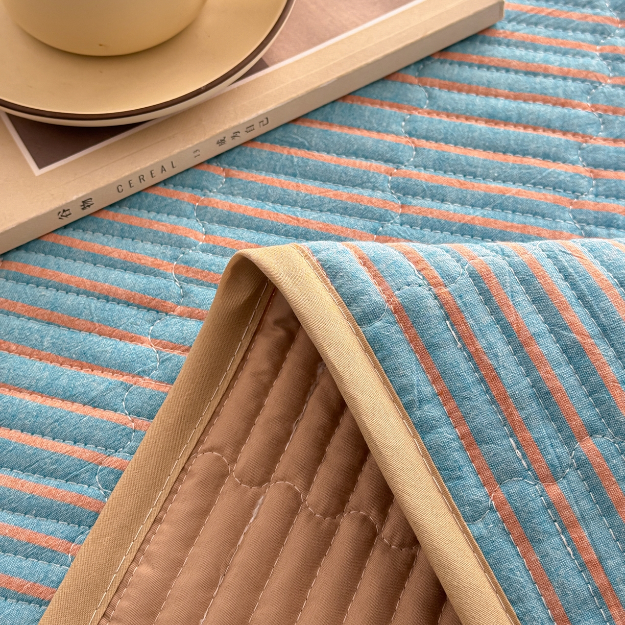 91家纺网 家纺一手货源 找家纺 妮可 2026新款全棉色织水洗棉床盖四件套-伦敦生活系列 伦敦生活-蓝卡