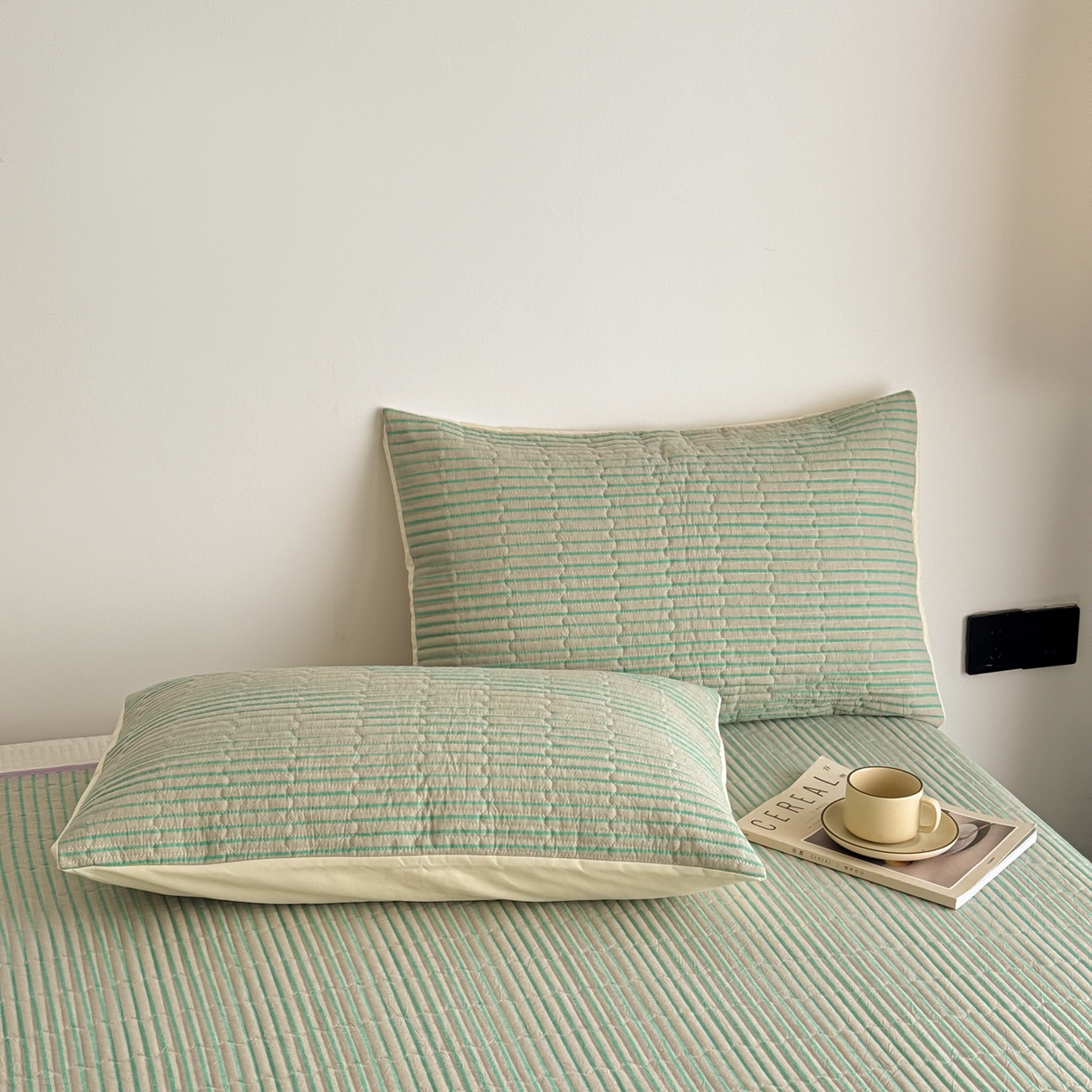 91家纺网 家纺一手货源 找家纺 妮可 2026新款全棉色织水洗棉床盖四件套-伦敦生活系列 伦敦生活-绿紫