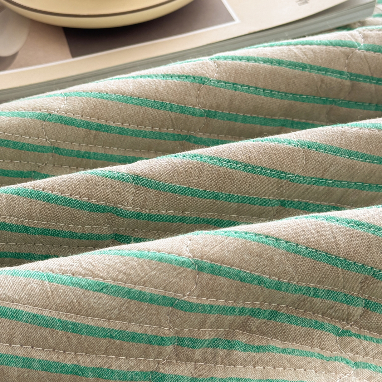 91家纺网 家纺一手货源 找家纺 妮可 2026新款全棉色织水洗棉床盖四件套-伦敦生活系列 伦敦生活-绿紫