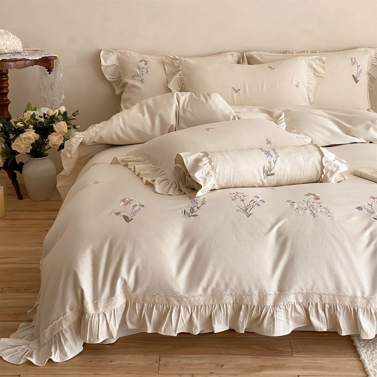 91家纺网 家纺一手货源 找家纺 （总）树下 2026新款高支高密缎纹棉麻四件套法式刺绣蕾丝花边高密度四件套-蝶野