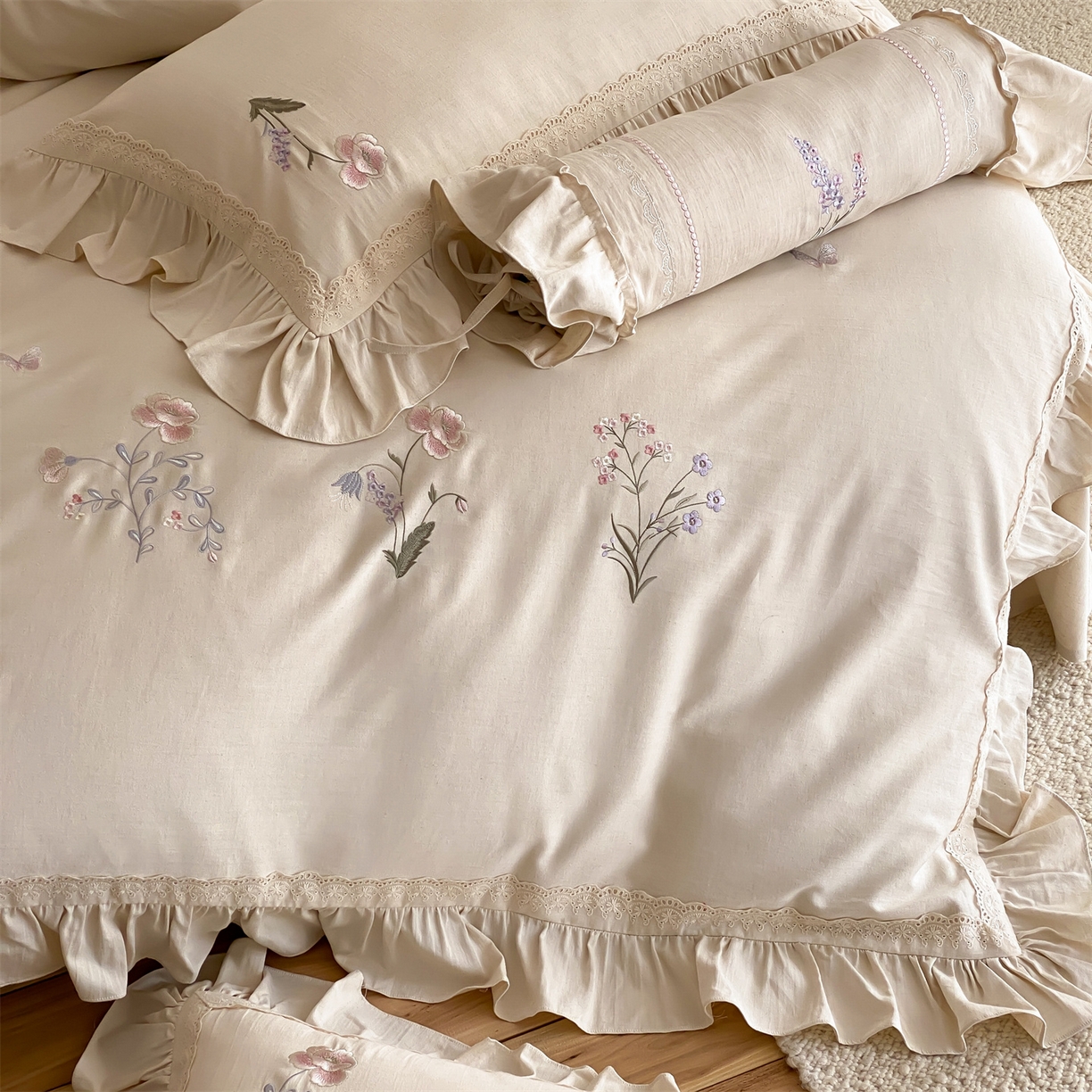 91家纺网 家纺一手货源 找家纺 （总）树下 2026新款高支高密缎纹棉麻四件套法式刺绣蕾丝花边高密度四件套-蝶野